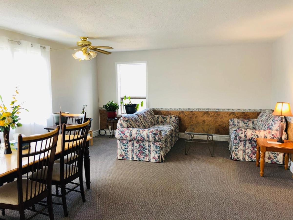 Downtown Whitehorse 2 Bedroom House Esterno foto